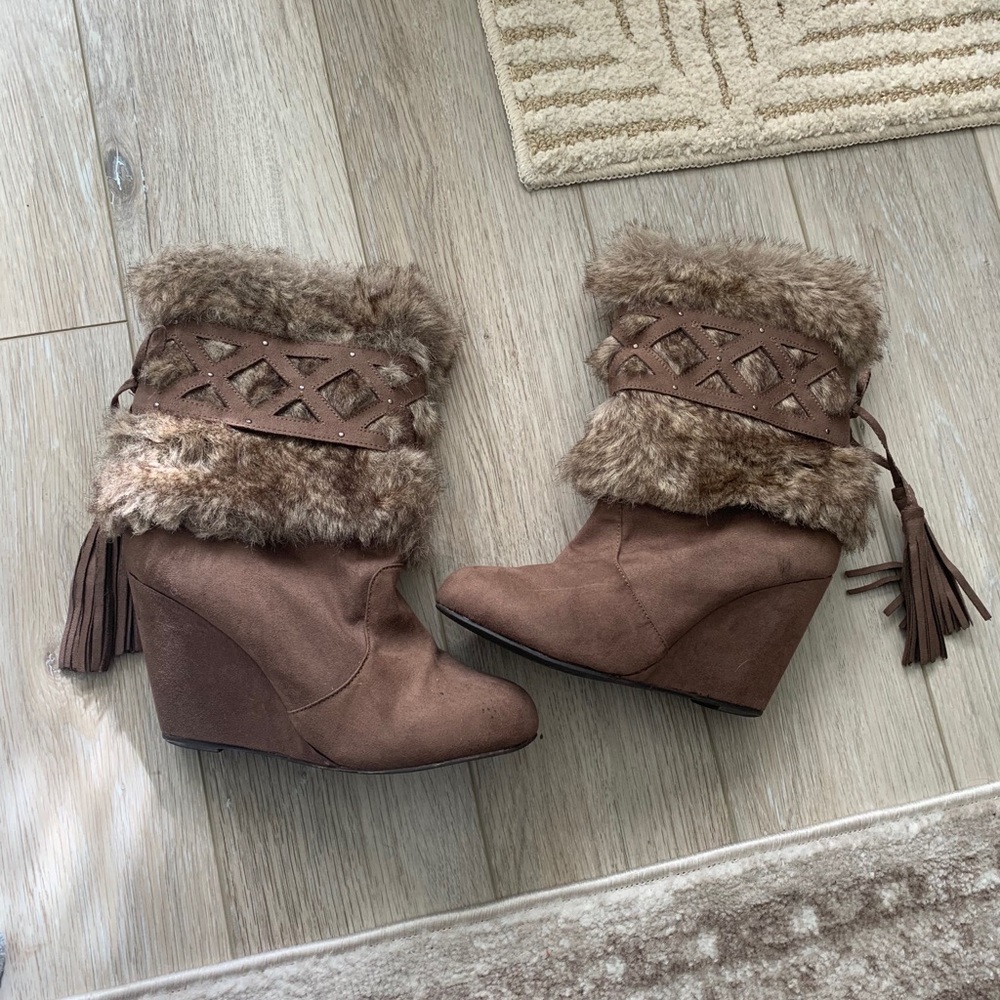 Never worn faux fur boots!